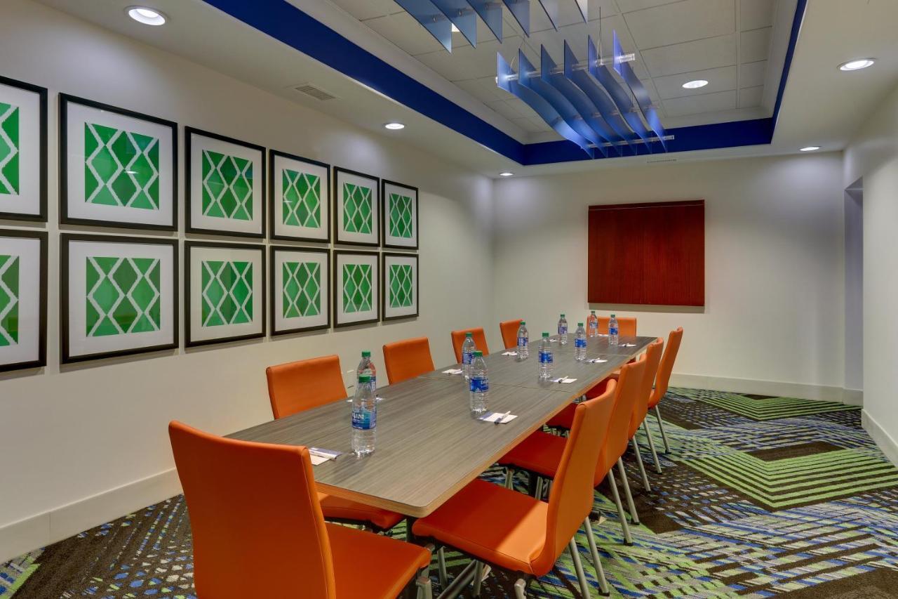 Express & Dayton-centerville By Ihg 2* Centerville
