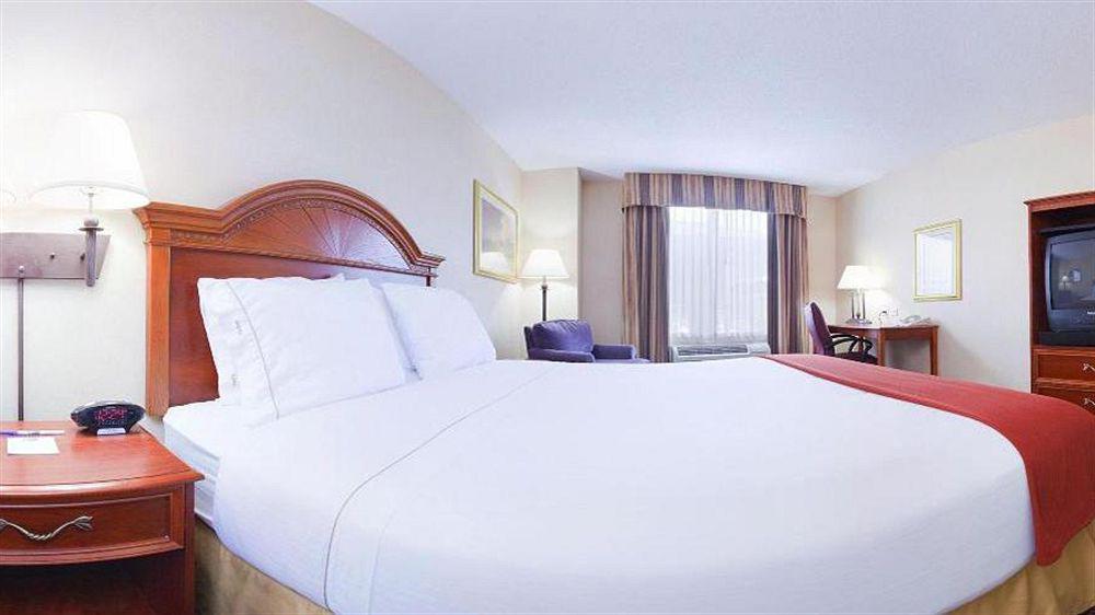 Express & Dayton-centerville By Ihg 2* Centerville