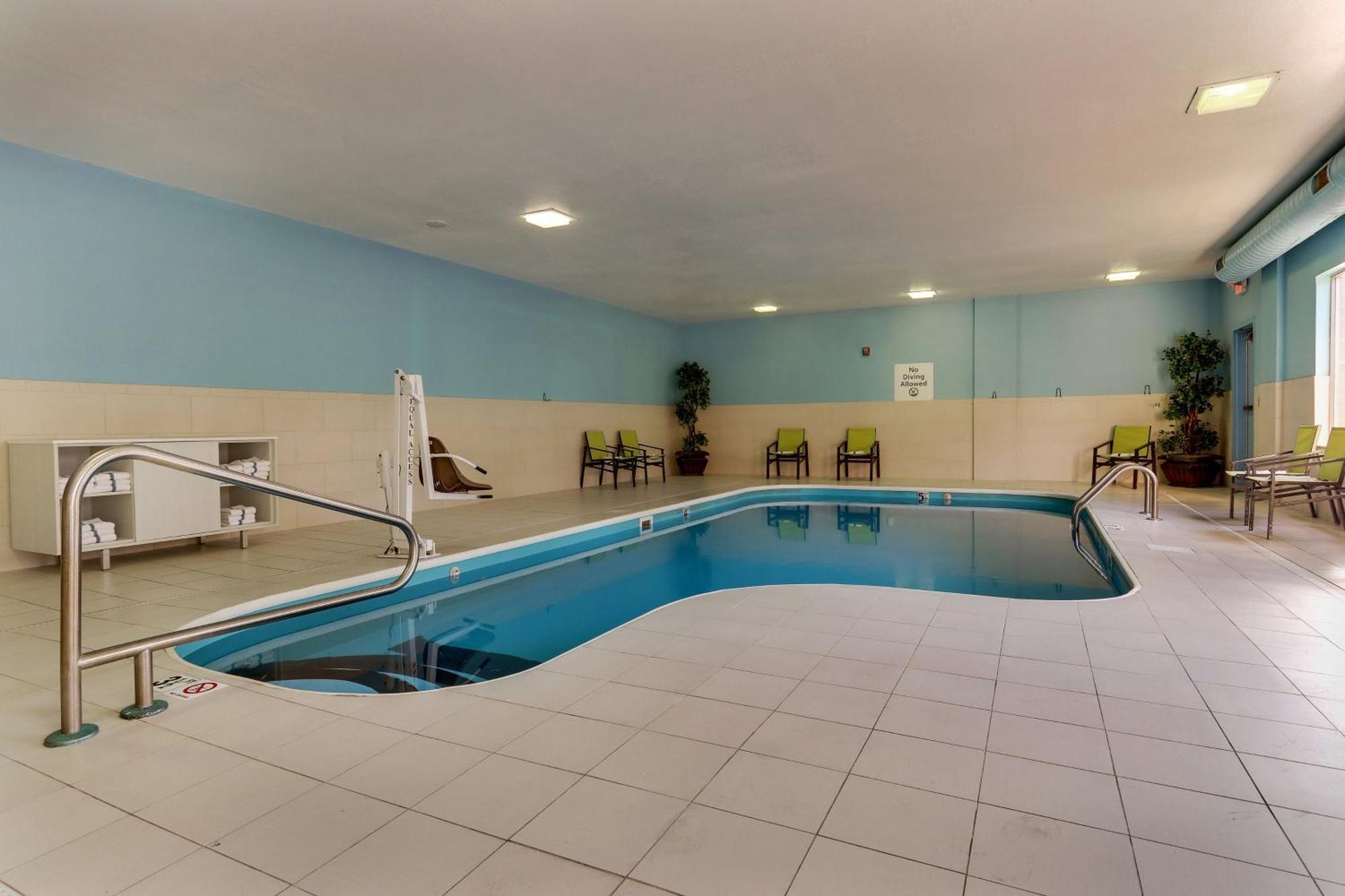 Hotel Express & Dayton-centerville By Ihg 2*