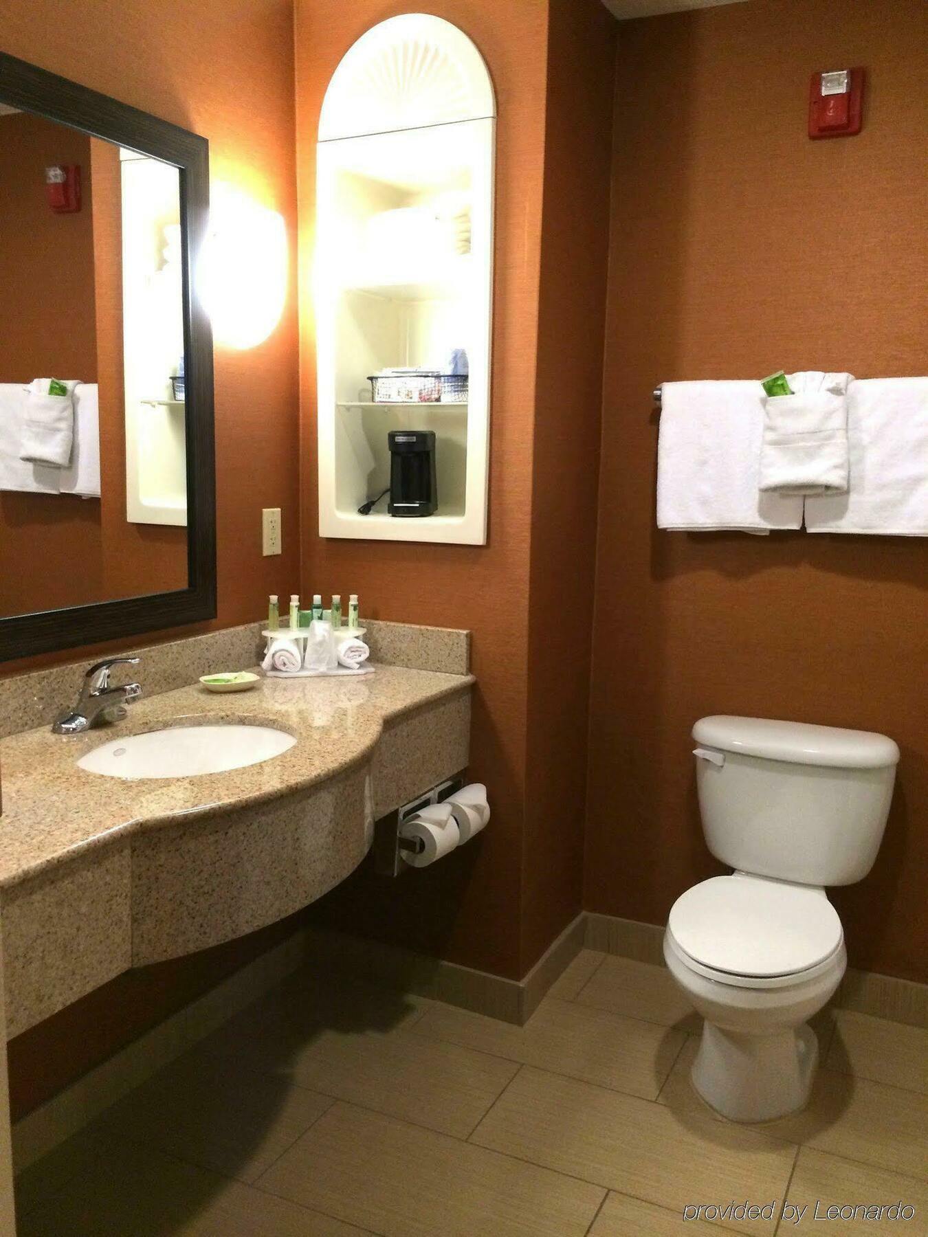 Express & Dayton-centerville By Ihg 2* Centerville